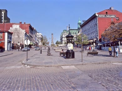 1979-07 Place Jacques-Cartier