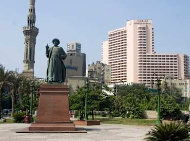 Flickr - Daveness 98 -Omar Makram statue