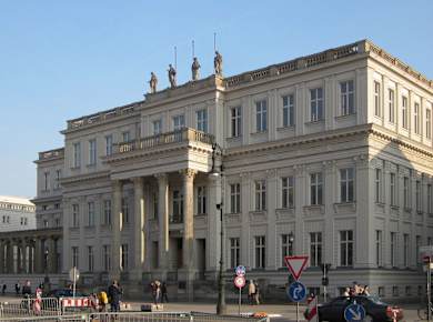 Berlin, Mitte, Unter den Linden 3, Kronprinzenpalais 01