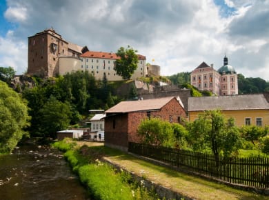 Bečov nad Teplou, Burg und Schloss Bečov