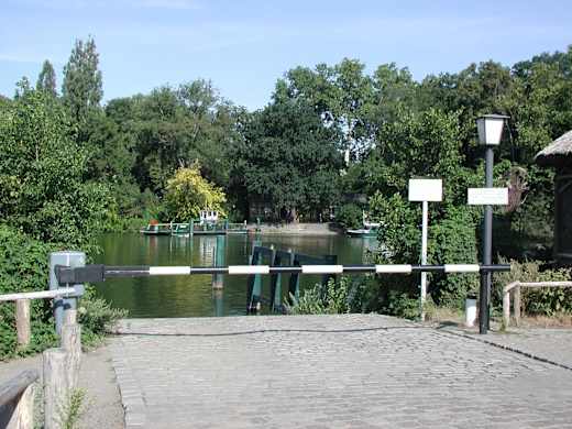 Fähre zur Pfaueninsel , Foto: Wirtschaftsförderung Steglitz Zehlendorf, Lizenz: Wirtschaftsförderung Steglitz Zehlendorf