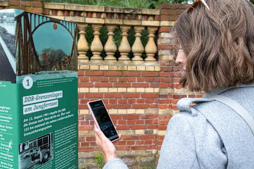Informationspfad entlang des ehemaligen Grenzverlaufs in Potsdam, Foto: Sophie Soike, Lizenz: PMSG Potsdam Marketing und Service GmbH
