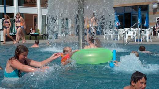 Das Freizeitbecken vom Inselbad Eisenhüttenstadt, Foto: Ute Schandert