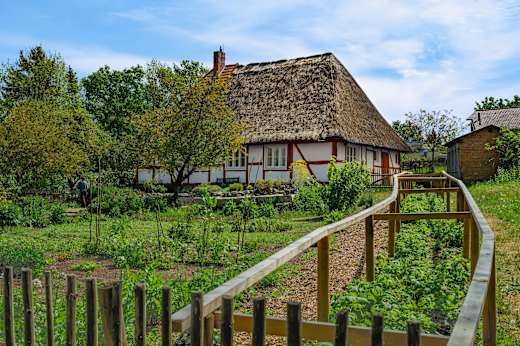 Freilichtmuseum Schwerin Mueß Garten Reetdachhaus_3