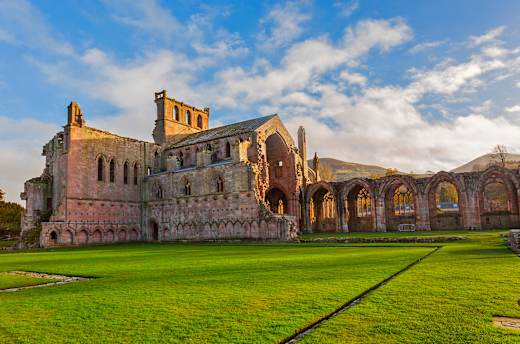 Melrose, Melrose Abbey