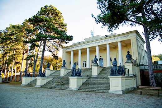 Kleinwetzdorf, Heldenberg