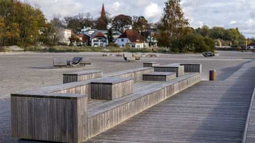 Holzpromenade am Strand