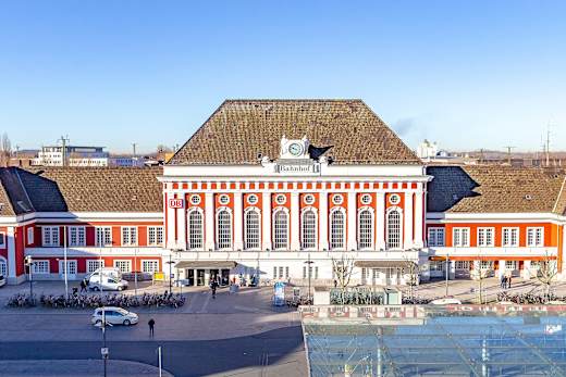 Bahnhof am Willy-Brandt-Platz