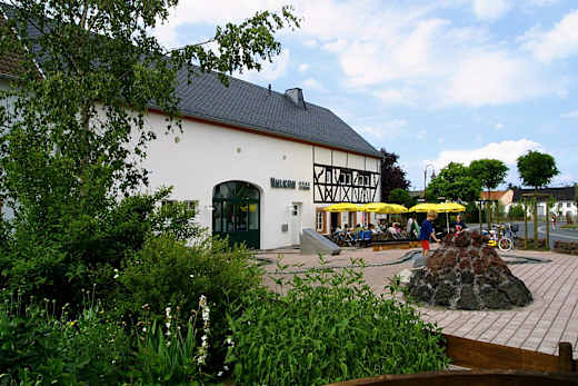Vulkanhaus Strohn Außenansicht