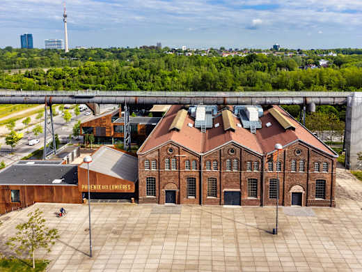 Aussenansicht der Ausstellungshalle
