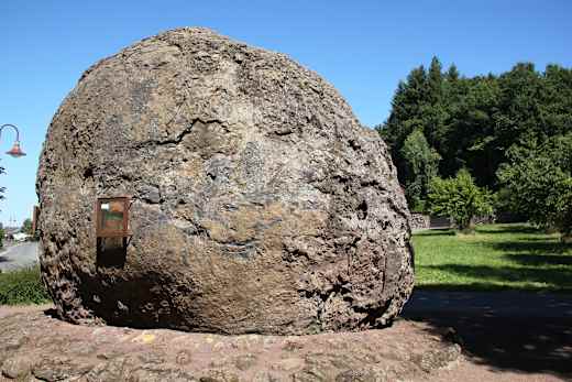 Lavabombe in Strohn