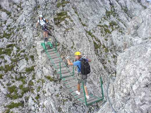 Die "Seufzerbrücke" im Innsbrucker Klettersteig.