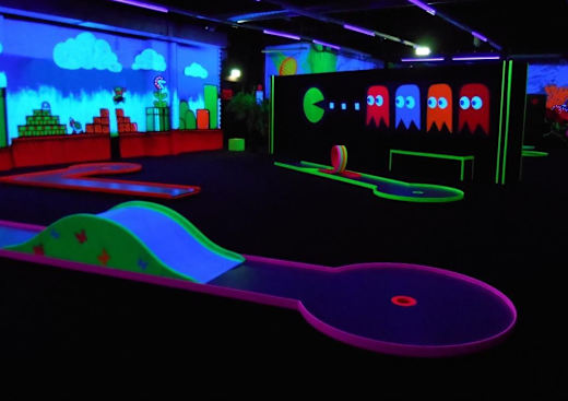 Indoor-Schwarzlicht-Anlage