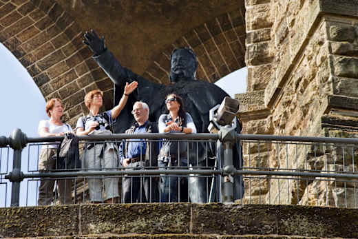 Der Fernwanderweg "Wittekindsweg" führt direkt von der Porta Westfalica bis nach Osnabrück