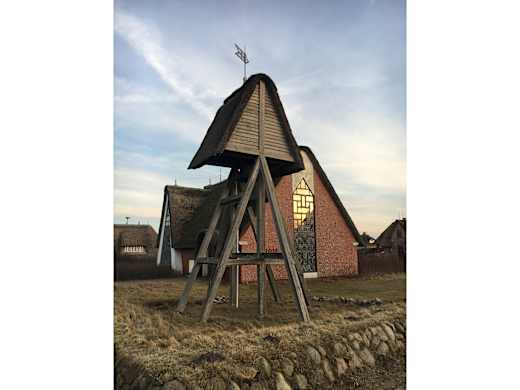 Rantumer Kirche St. Peter im Abendlicht