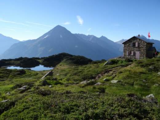 Sunniggrathütte mit Bergseeli