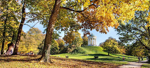 Spaziergang durch den Englischen Garten in München