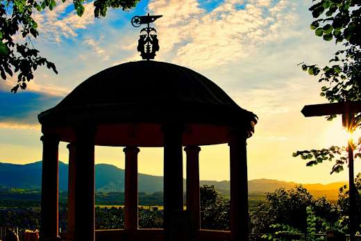 thun-jakobshuebeli-aussichtsplattform-winter-schnee