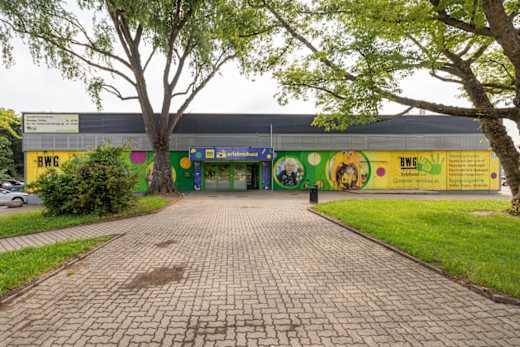 Eingangsbereich des BWG Erlebnishaus Indoorspielplatz Halle