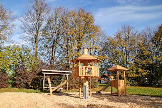 Spielturm Spielplatz Kurpark