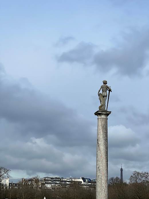 Paris: Gare de l‘Est, Jardin de Luxembourg, Tour Montparnasse, Tour Eiffel