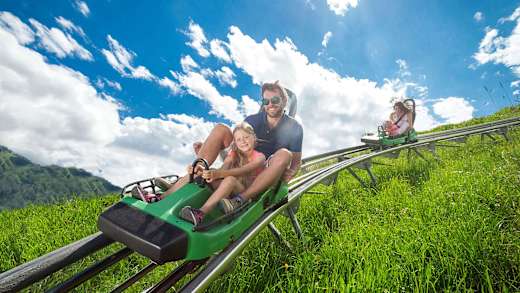 Rodelspaß auf der Alpenachterbahn Maisiflitzer