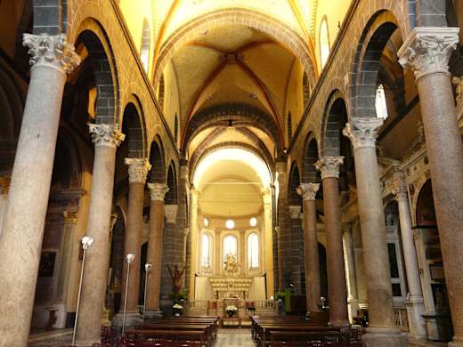Das Innere der Kirche Santa Maria di Castello in Genua