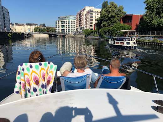 Bootstour regierungsviertel , Foto: Bootstouren-potsdam, Lizenz: Edmond Kelmendi