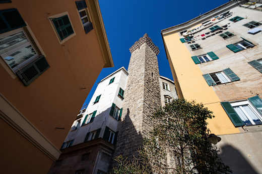 Genua, Piazza Embriaci