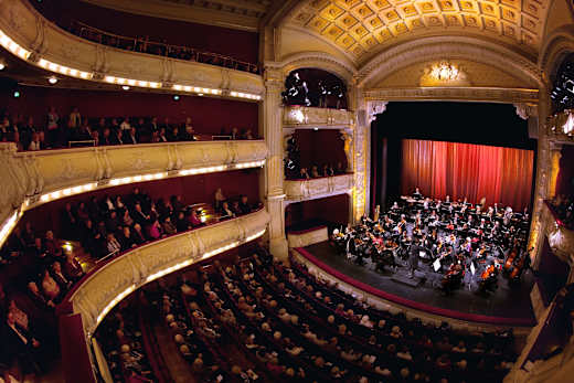 Zuschauerraum des Großen Hauses