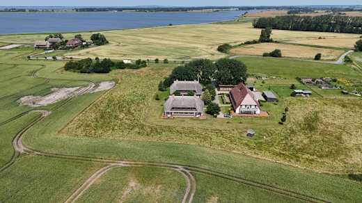 Rügen-Ferienhof aus der Vogelperspektive