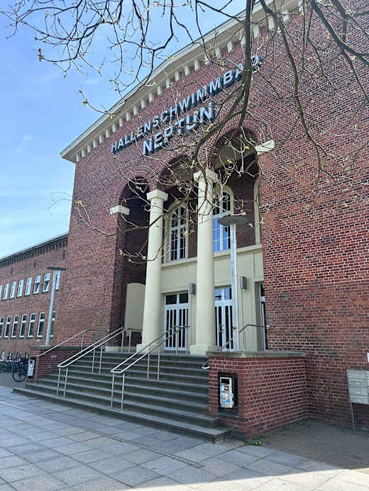 Neptunschwimmhalle