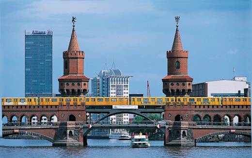 Mit dem Boot durch die Wassermetropole Berlin - Rundtour, auf der Spree, Foto: Kuhnle Tours GmbH