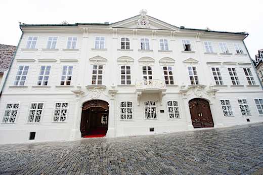 Bratislava, Palais Mirbach