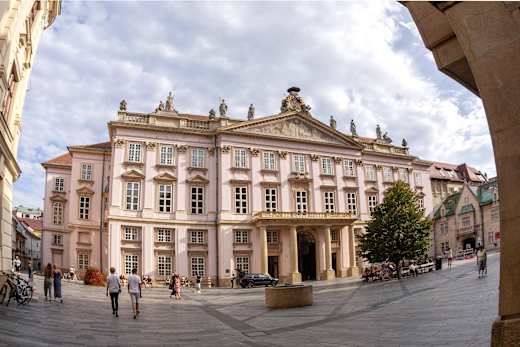 Bratislava, Primatialpalais