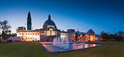 Cardiff, City Hall