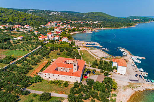 Kraj (Insel Pasman), Franziskanerkloster Sv. Dujma
