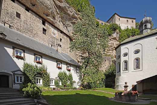 Stein an der Traun, Höhlenburg Stein