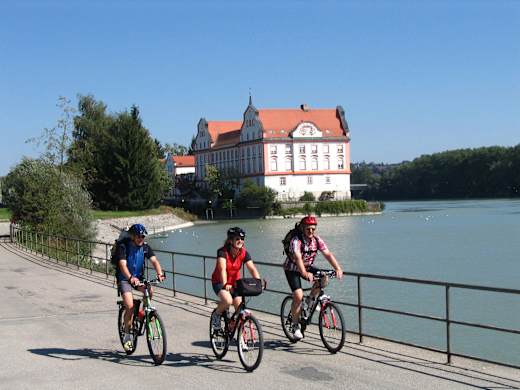 Radfahren, Innradweg Römerradweg(Foto = Gemeinde Neuhaus am Inn, 16.03.2009) - freie Verwendung