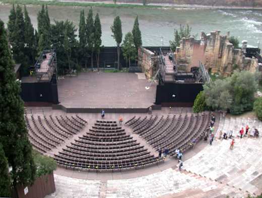 VeronaTeatroRomanoDalMuseo