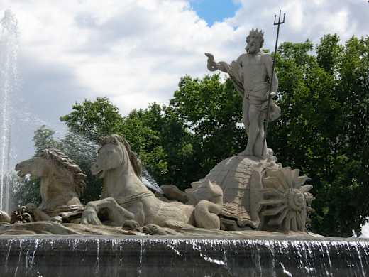 Fuente de Neptuno (Madrid) 06