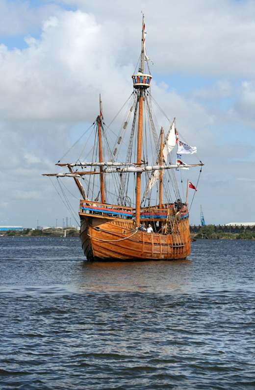 The Mathew cruising Cardiff Bay (2799993543)