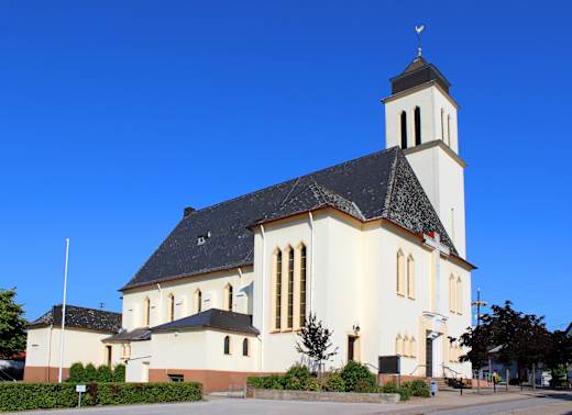 Püttlingen Ritterstrasse St. Bonifatius 01