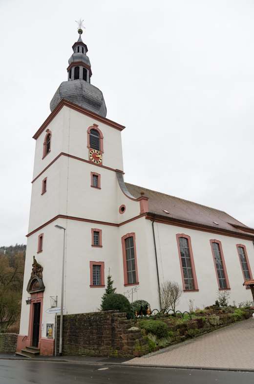Zeitlofs, Dreieinigkeitskirche-002