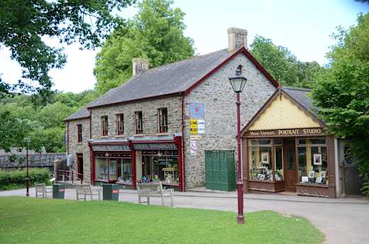 Gwalia Stores and Moss-Vernon's Portrait Studio, St Fagans