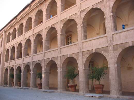 La cour intérieur de l'hospice de La Vieille Charité qui abrite le Musée de la Vieille Charité