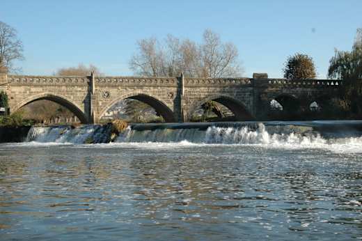 Bathampton weir and tollbridge - geograph.org.uk - 1310229
