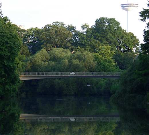 Planten-un-blomen-johan-van-valckenburgh-brücke