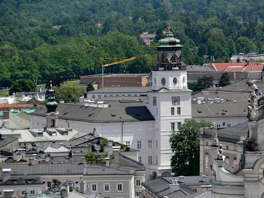Salzburg Neue Residenz vom Mönchsberg