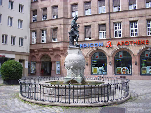 Peter-Henlein-Brunnen Juli 2010 10